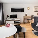 Point Cardinal Apartment *