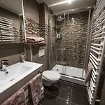 Point Cardinal Apartment