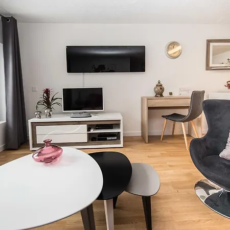Point Cardinal Apartment *